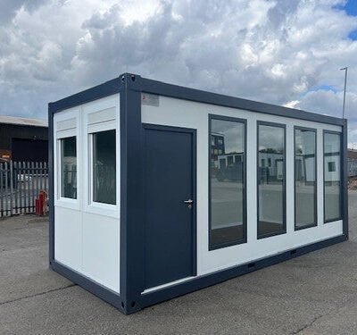 Oficina Portátil Modular con Ventanas Panorámicas
