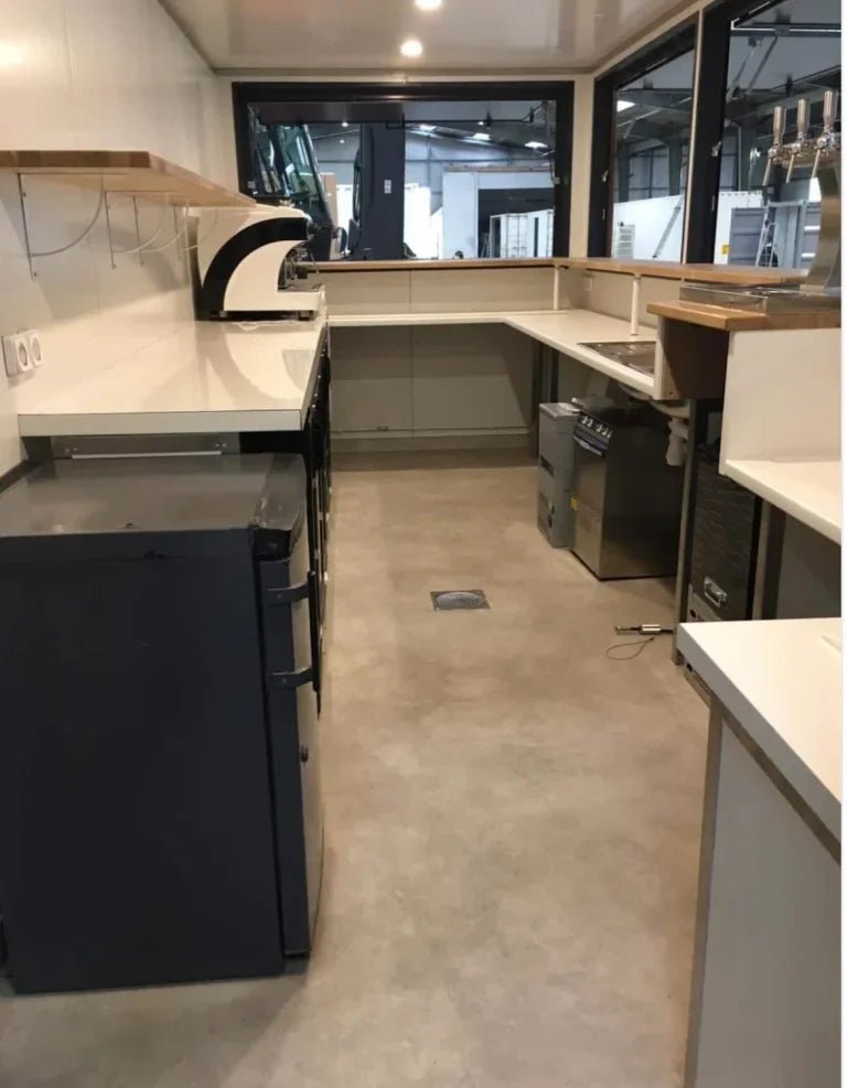 Contenedor de Envío de 20 Pies Convertido en Cafetería, Bar y Snack Bar - Imagen 3